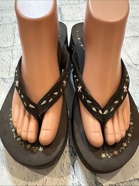 Women’s Brown Floral Embroidered Wedge Sandals